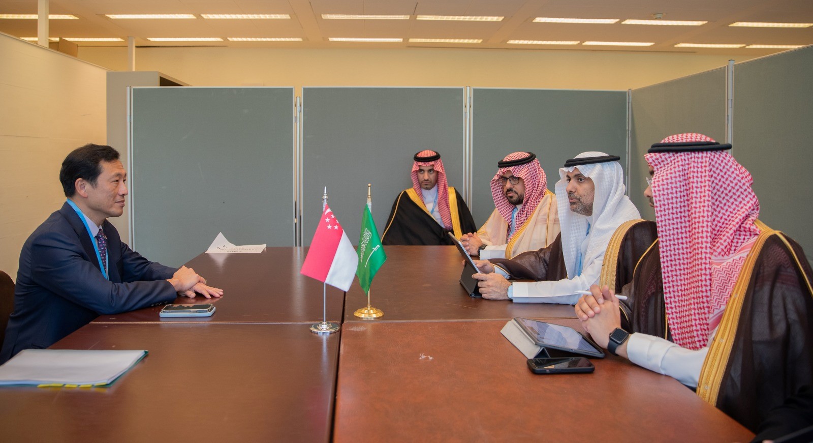 Saudi Minister of Health Meets with his Singaporean Counterpart in Geneva